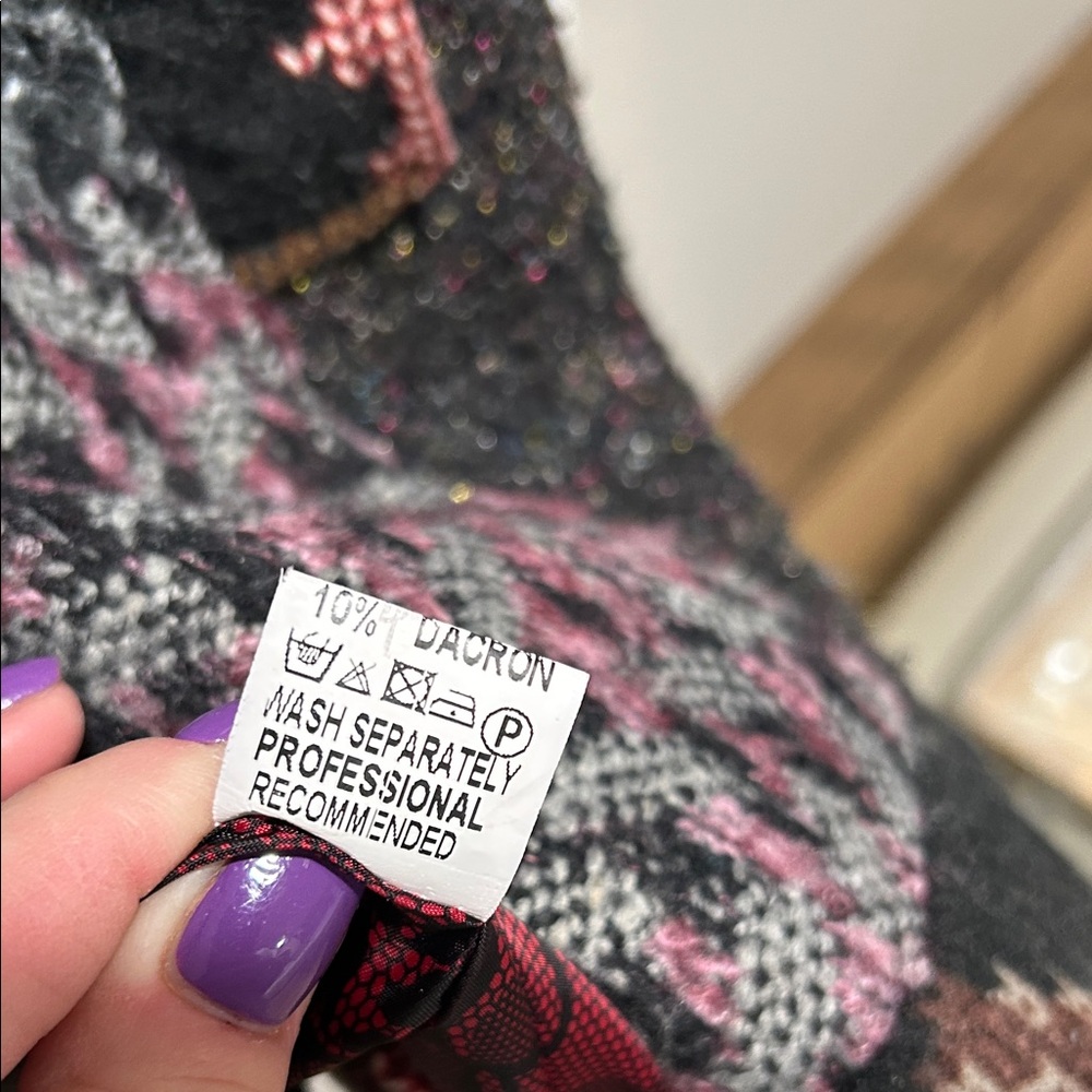 Chic Patchwork Cape Coat with Floral Accents - image 7